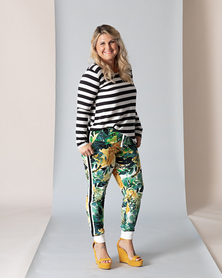 Lularoe M Liv T & 2024 S Jax Jogger Sunflower